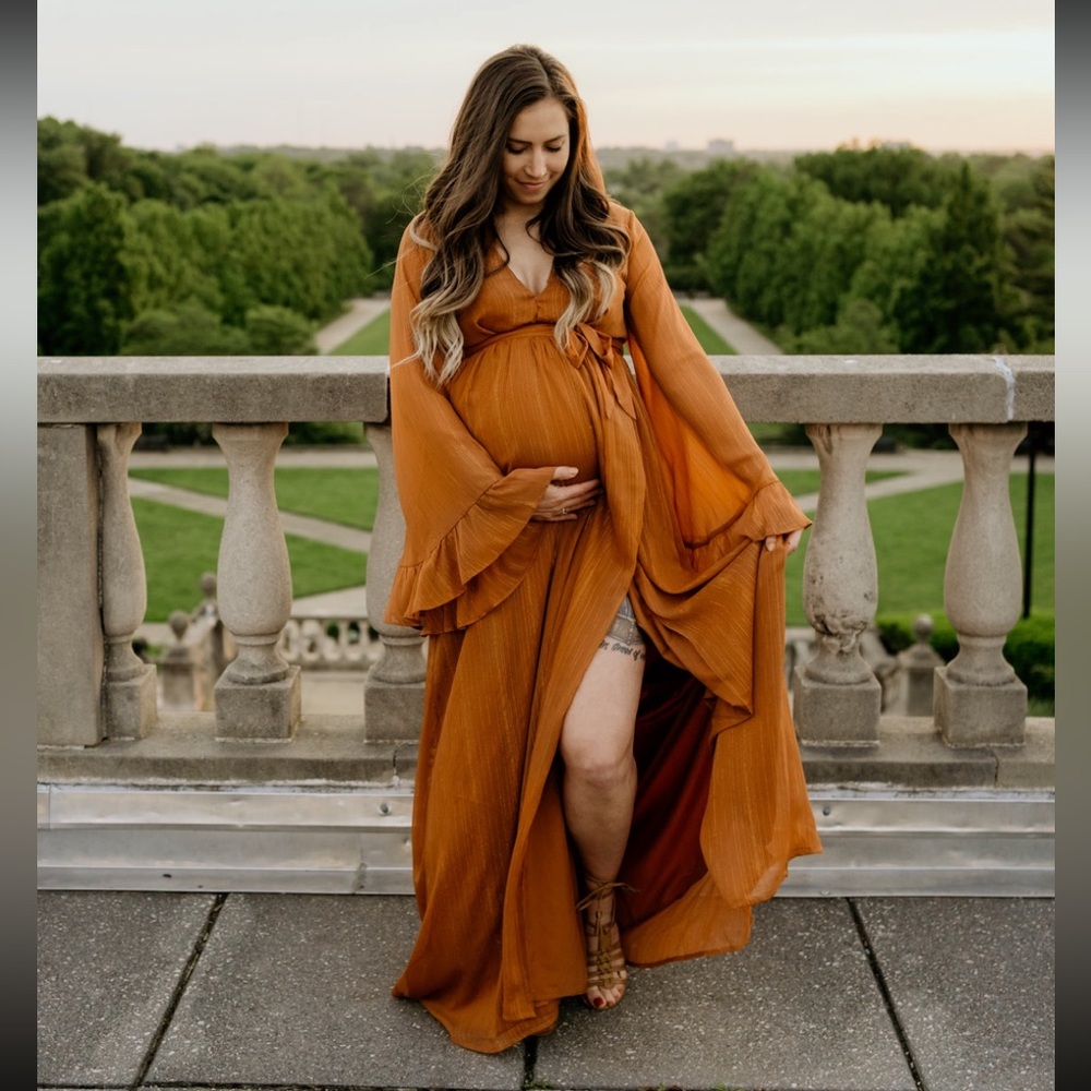 Show po long sleeve flowy dress